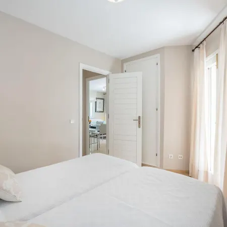 Minerva Sea Views By Interhome דירה
